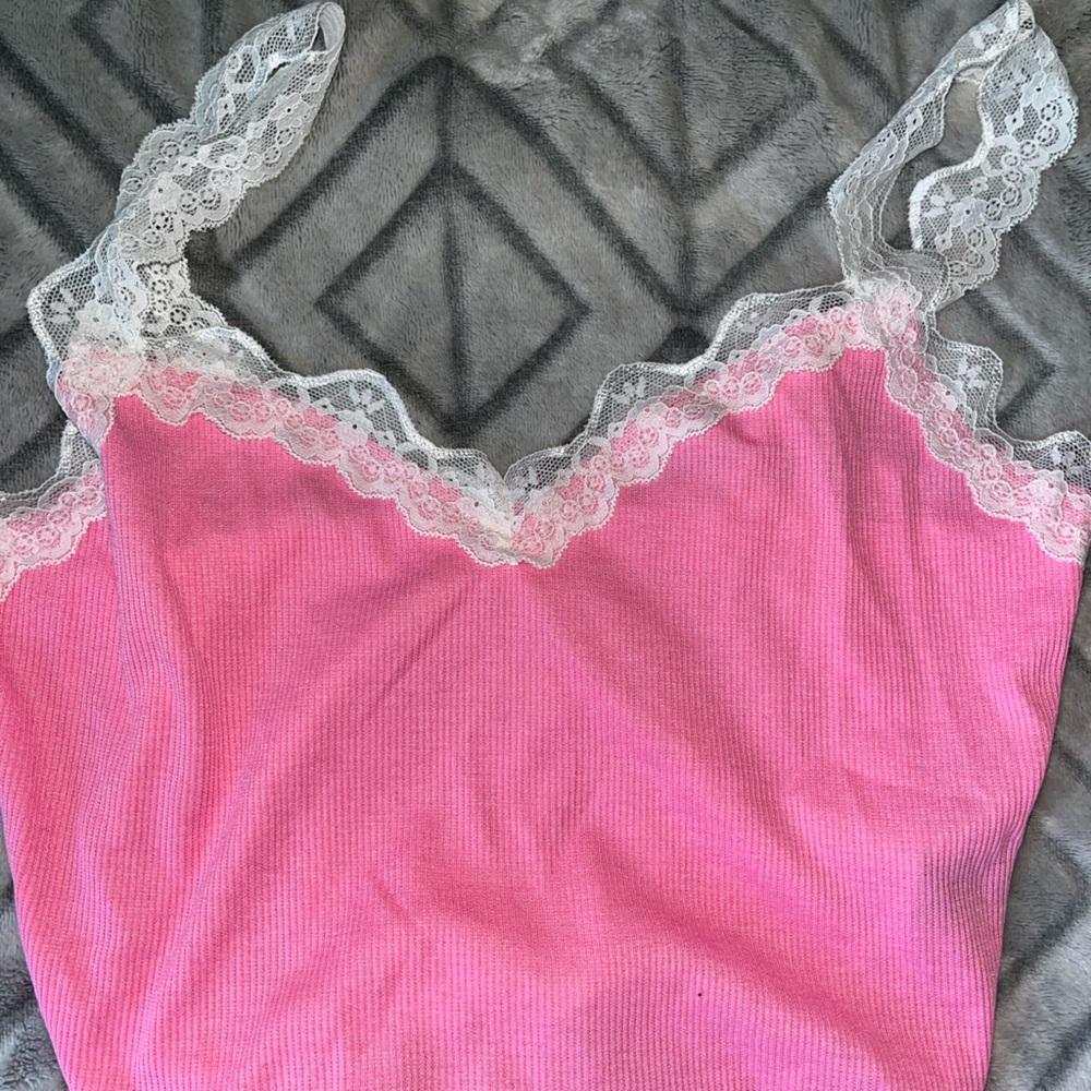 pink crop top
